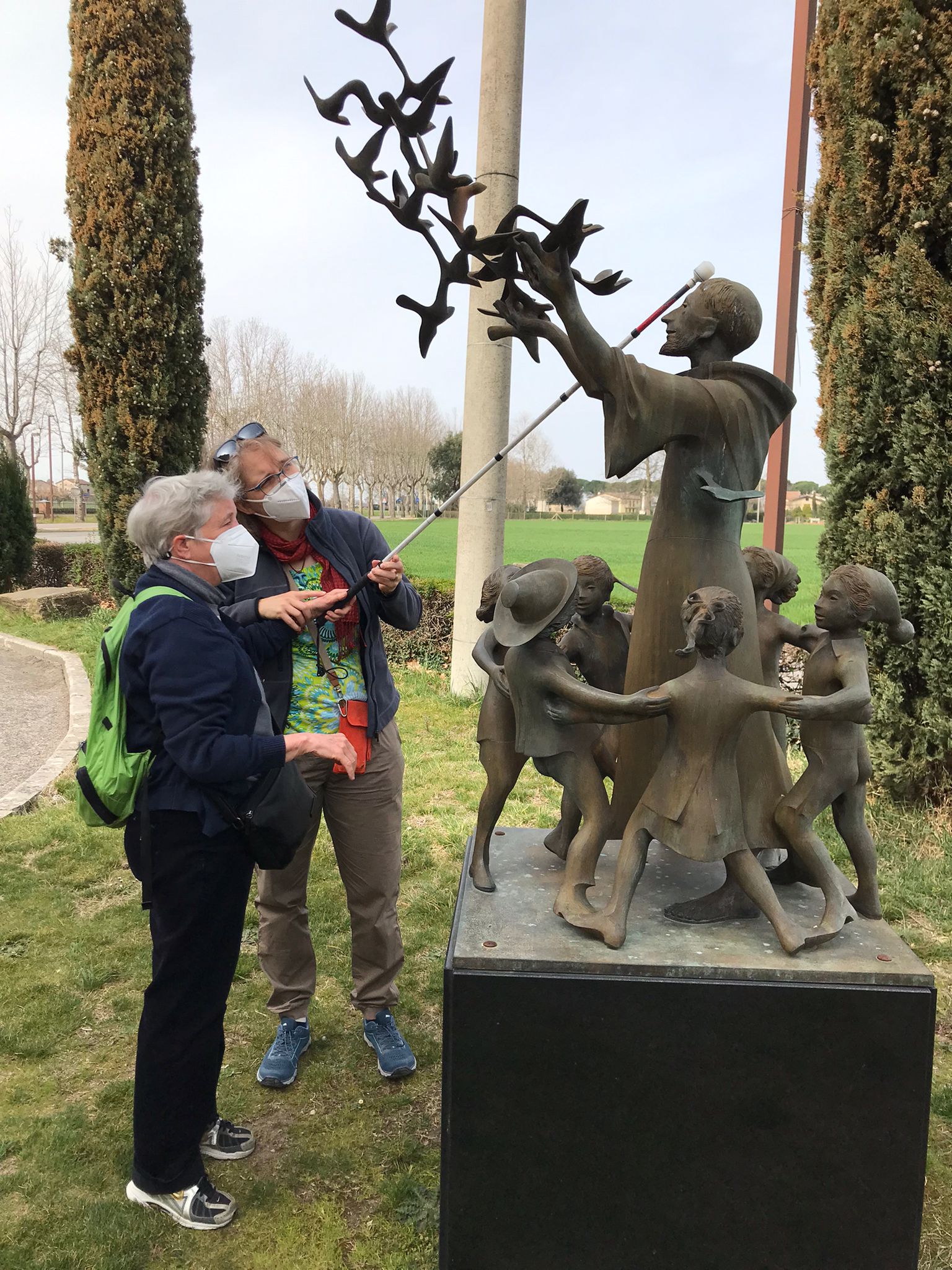 Bernadette und Statue